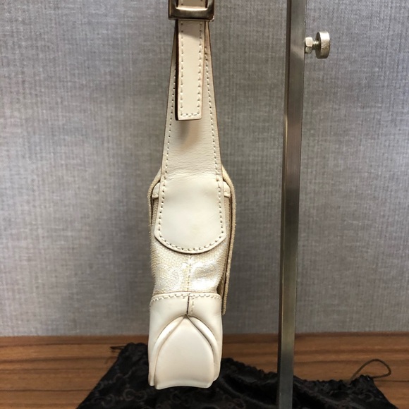 THE CUTEST Mini ecru monogram GUCCI bag - Picture 4 of 8